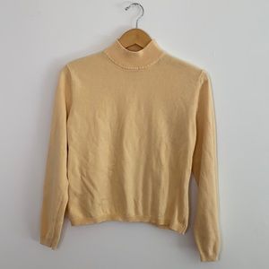 Butter yellow Pendleton sweater. Size large great shape. Cotton.